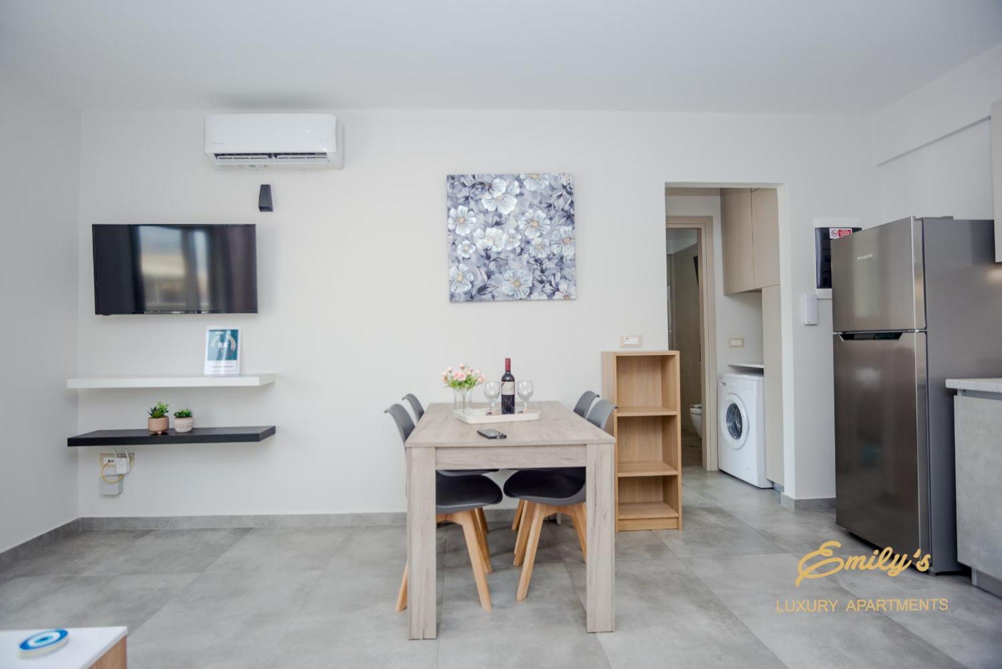 Emily'S Luxury Apartments Argostoli  Exterior photo
